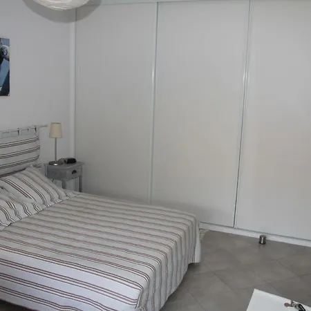 Face A La Les Elmes Lägenhetshotell 4*
